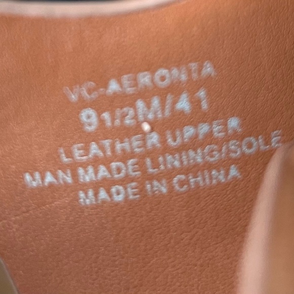 Vince Camuto Aeronta Flat Sandal Size 9 1/2 Color Warm Brick - Picture 7 of 8